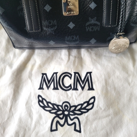 MCM Visetos Boston Black Leather Purse Handbag with Dust Bag & Hang Tag LIKE NEW - Picture 2 of 11